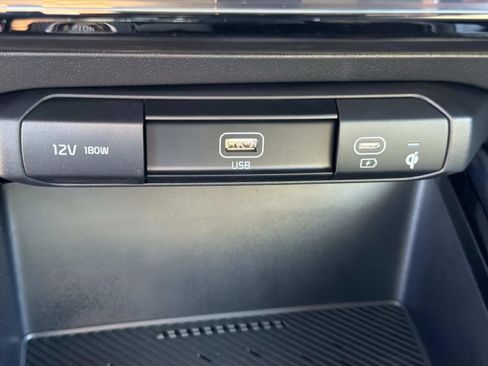 New 2026 Kia Niro EX image 21