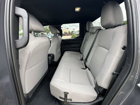 Certified 2025 Toyota Tacoma SR5 AWD/4WD image 29