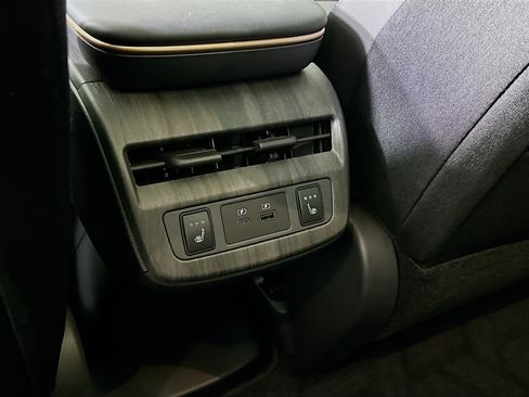 Used 2023 Nissan Ariya EVOLVE+ image 27