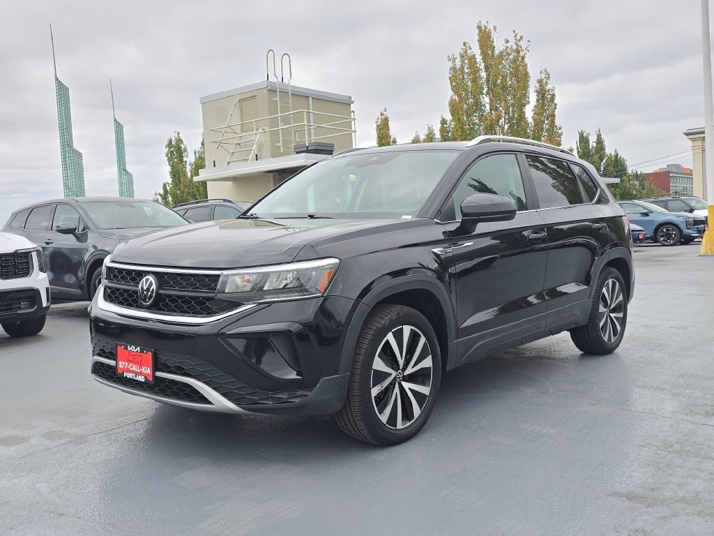 Used 2023 Volkswagen Taos SE AWD/4WD image 7