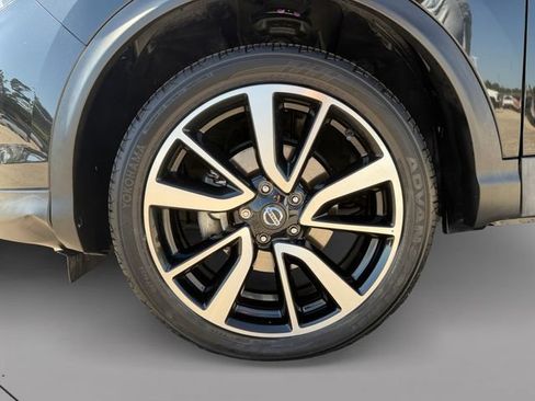 Used 2019 Nissan Rogue Sport SL w/ Premium Package FWD image 9