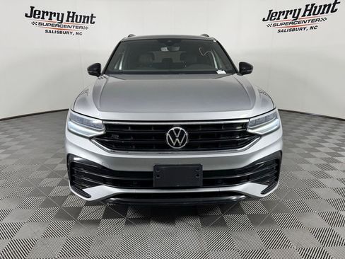 Used 2022 Volkswagen Tiguan SE R-Line AWD/4WD image 5