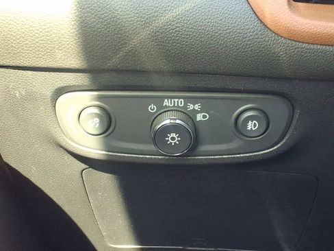 Used 2021 Buick Encore GX Essence w/ Advanced Technology Package FWD image 31