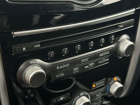 Used 2019 Nissan Pathfinder S image 21