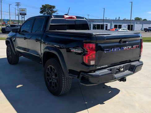 Used 2026 Chevrolet Colorado Trail Boss AWD/4WD image 2