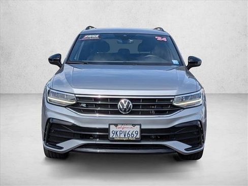 Used 2024 Volkswagen Tiguan SE R-Line image 2