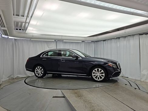 Used 2017 Mercedes-Benz E 300 4MATIC image 8