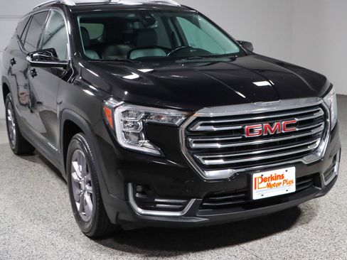 Used 2023 GMC Terrain SLT image 5