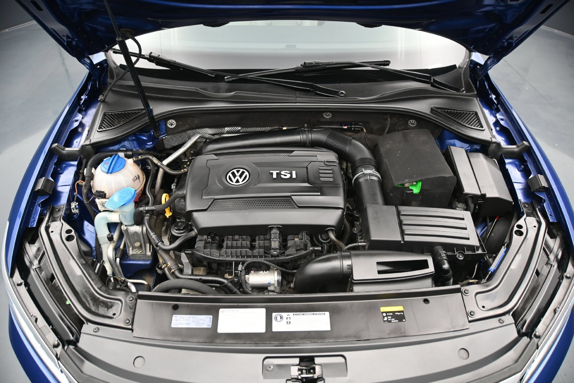 Used 2017 Volkswagen Passat 1.8T SEL Premium FWD image 25