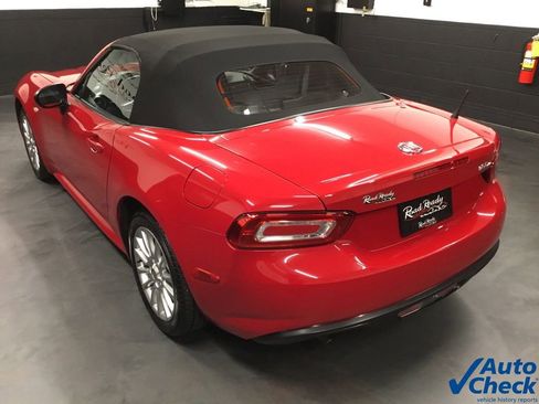 Used 2018 FIAT 124 Spider Classica w/ Technology Group image 18