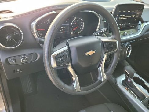 Used 2025 Chevrolet Blazer LT AWD/4WD image 23