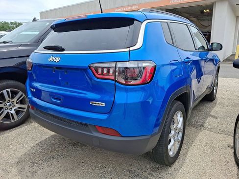 Used 2023 Jeep Compass Latitude AWD/4WD image 4
