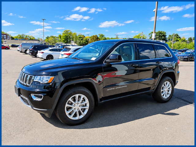 Certified 2021 Jeep Grand Cherokee Laredo AWD/4WD image 1
