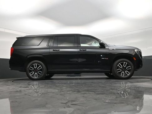 Used 2022 GMC Yukon XL AT4 AWD/4WD image 25