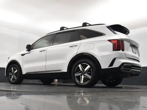 Used 2022 Kia Sorento S FWD image 12