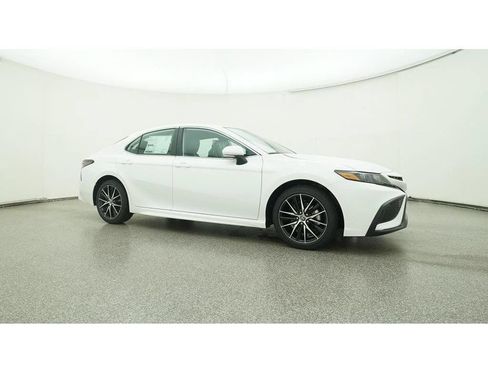 Used 2023 Toyota Camry SE FWD image 34