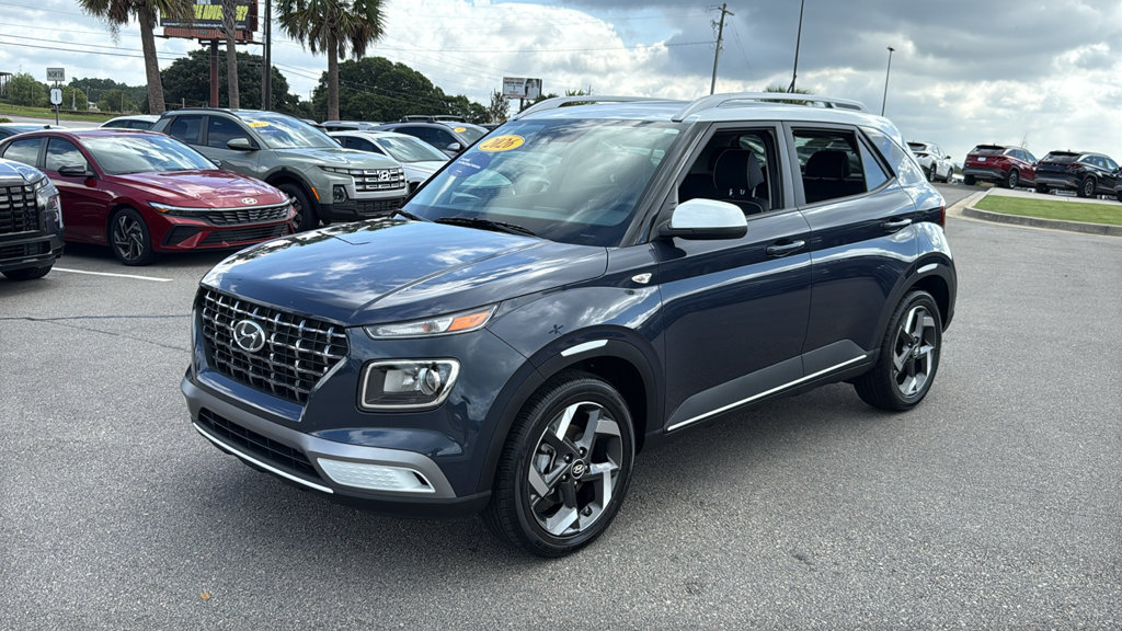 Used 2026 Hyundai Venue SEL FWD image 3