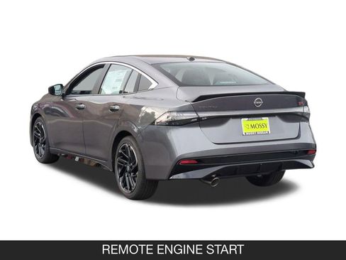 New 2026 Nissan Sentra SR w/ Floor Mat Package FWD image 7