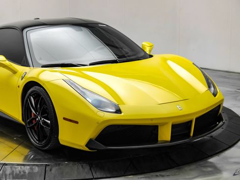Used 2019 Ferrari 488 GTB RWD image 33