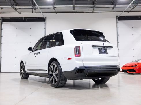 Used 2019 Rolls-Royce Cullinan image 6