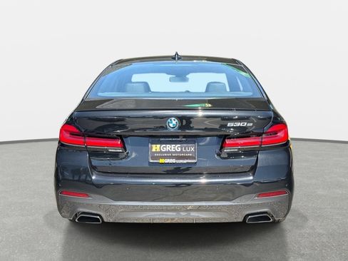 Used 2023 BMW 530e w/ M Sport Package RWD image 4