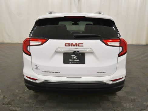 Used 2024 GMC Terrain SLT image 6