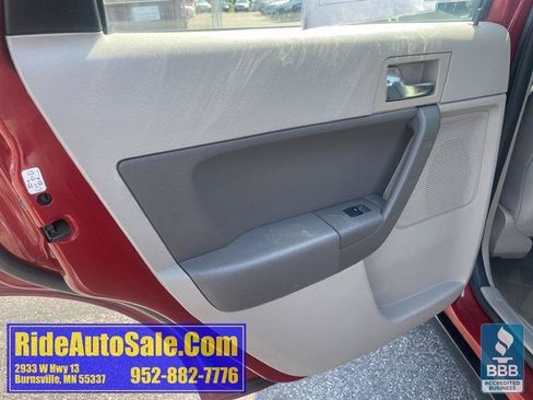 Used 2010 Ford Focus SES FWD image 11