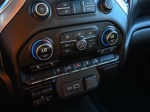 Used 2019 Chevrolet Silverado 1500 RST image 36