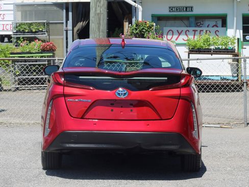 Used 2018 Toyota Prius Prime Advanced FWD image 7