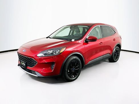 Used 2020 Ford Escape SE image 3