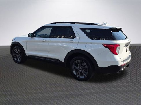 Certified 2023 Ford Explorer XLT w/ Equipment Group 202A image 5