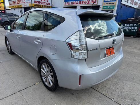 Used 2014 Toyota Prius V Five FWD image 6