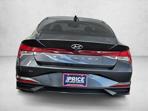 Used 2023 Hyundai Elantra SEL FWD image 7