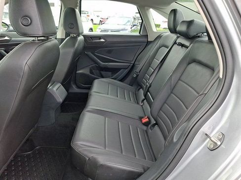 Certified 2023 Volkswagen Jetta SE w/ Panoramic Sunroof Package FWD image 13