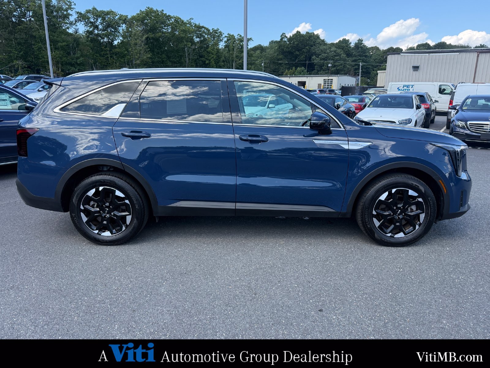 Used 2025 Kia Sorento S FWD image 9