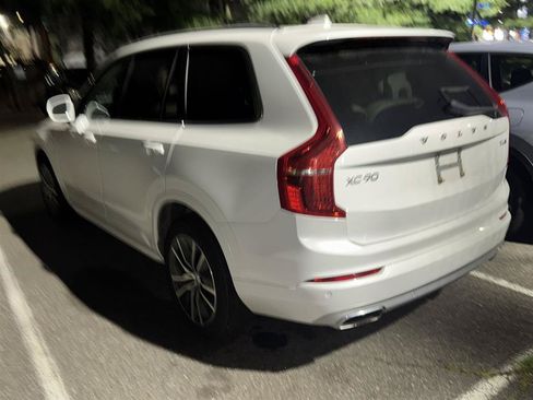 Used 2020 Volvo XC90 T6 Momentum AWD/4WD image 4