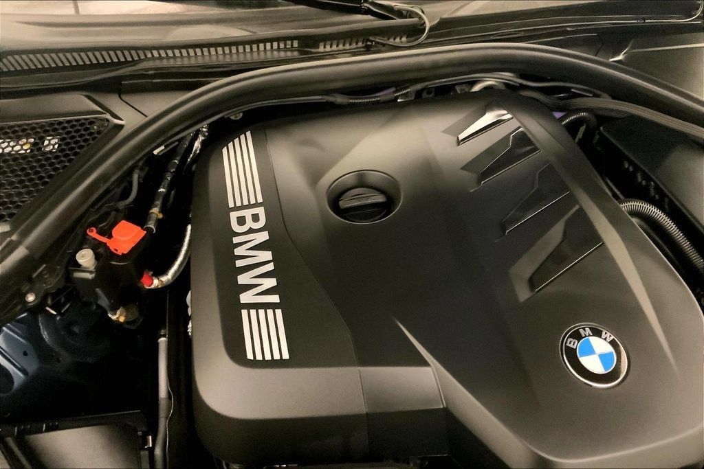 Certified 2025 BMW 330i Sedan RWD image 30