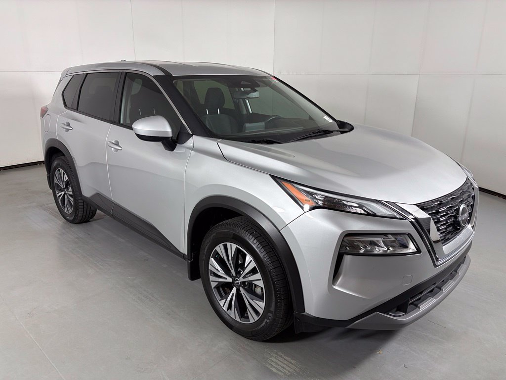 Used 2023 Nissan Rogue SV FWD image 2