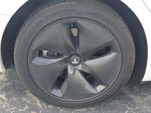 Used 2019 Tesla Model 3 RWD image 8