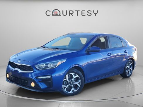 Certified 2019 Kia Forte LXS image 1