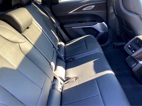 New 2024 Cadillac Lyriq Luxury image 25