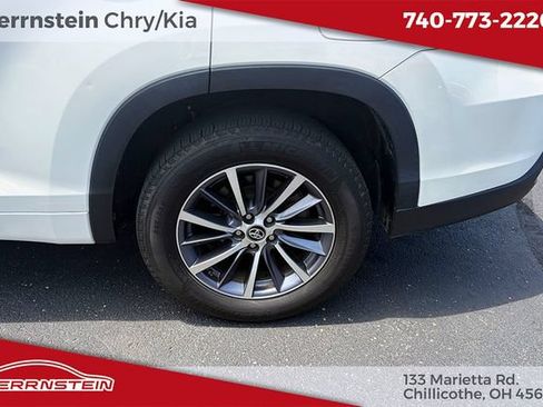Used 2018 Toyota Highlander XLE FWD image 21