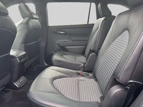 Certified 2024 Toyota Highlander XSE AWD/4WD image 15