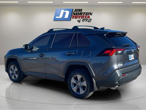 Used 2022 Toyota RAV4 XLE image 7