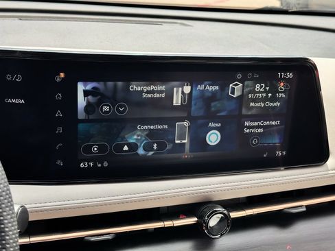 Used 2023 Nissan Ariya AWD image 12