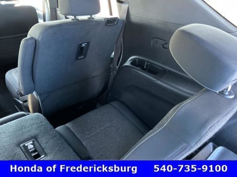 Used 2025 Chevrolet Traverse LT w/ Enhanced Driving Package FWD image 26