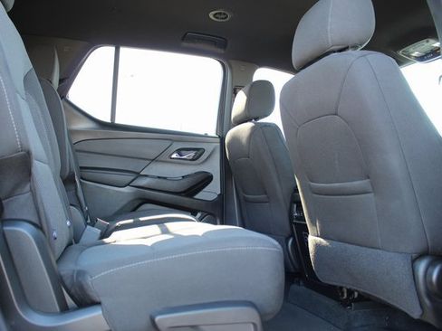 Used 2024 Chevrolet Traverse LT image 24