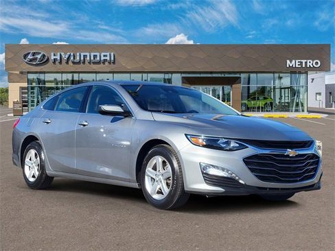Used 2024 Chevrolet Malibu LT image 1