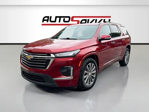 Used 2023 Chevrolet Traverse Premier FWD image 3