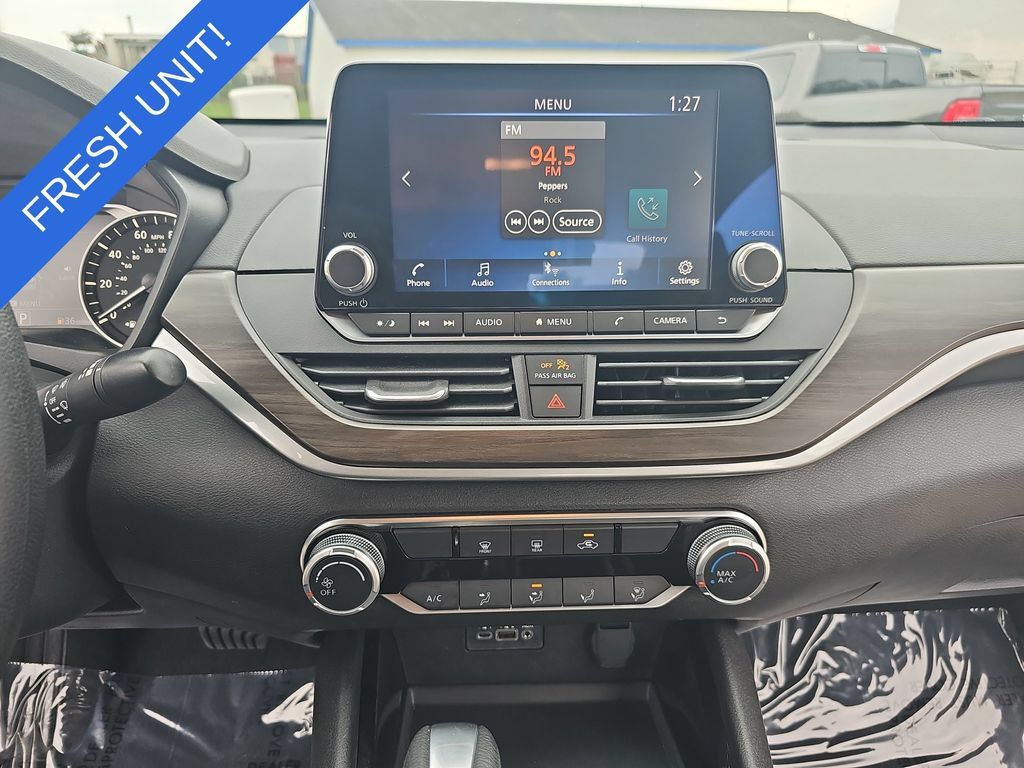 Used 2024 Nissan Altima 2.5 SV FWD image 19